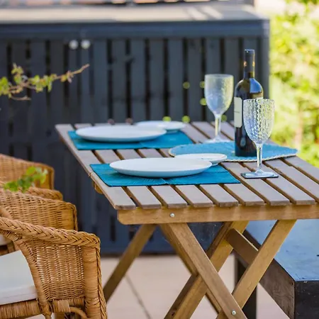 Cabanas Garden By The Sea By Lovelystay Apartment
